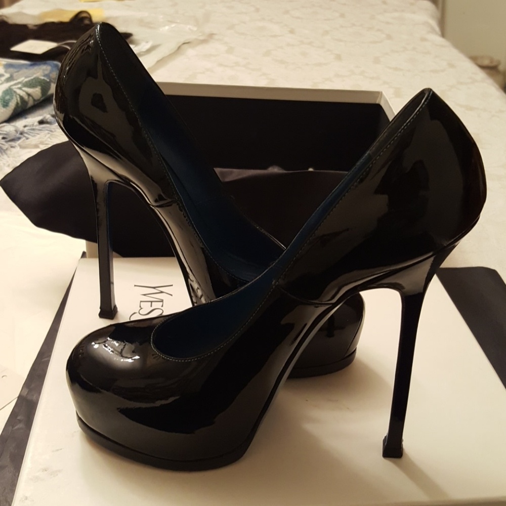 Authentic YSL high heeled rive gauche pumps